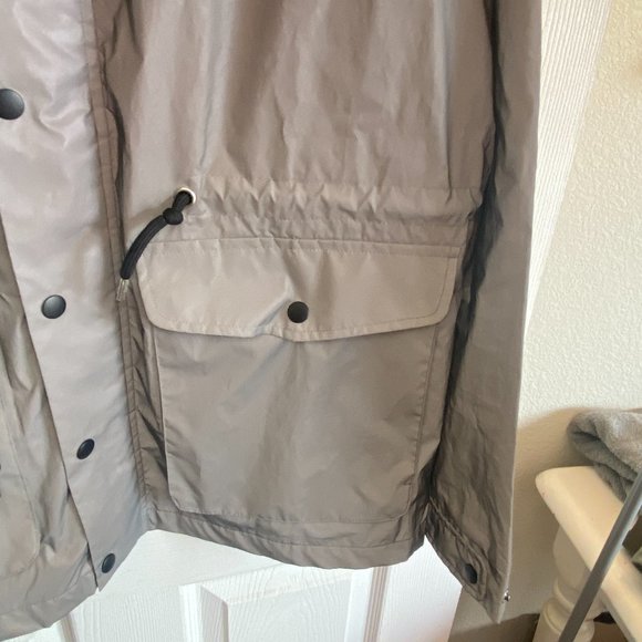 Raincoat Reflective Silver Gray Forever 21 Mens Size Large Long Sleeve - Picture 2 of 9